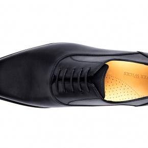 Black Plain-Toe Oxford - 1